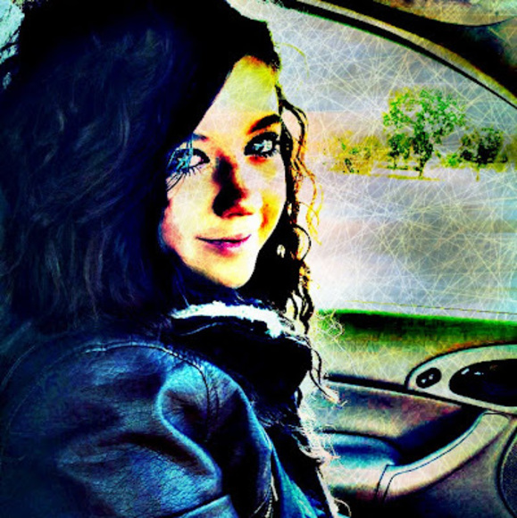 Meet your Posher, Madison - Picture 1 of 1